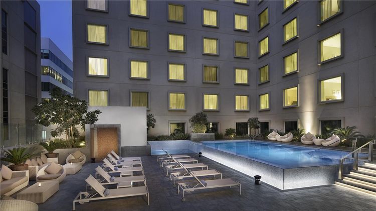 Hilton Garden Inn Dubai, Mall Avenue Pool