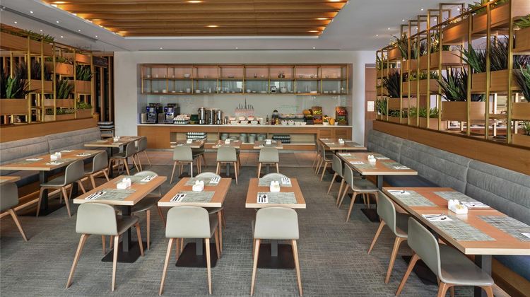 Hilton Garden Inn Dubai, Mall Avenue Restaurant