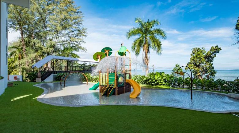 <b>DoubleTree Resort by Hilton Penang Pool</b>. Images powered by <a href="https://iceportal.shijigroup.com/" title="IcePortal" target="_blank">IcePortal</a>.