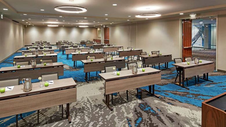 <b>Hilton Garden Inn Downtown/Bayside Meeting</b>. Images powered by <a href="https://iceportal.shijigroup.com/" title="IcePortal" target="_blank">IcePortal</a>.