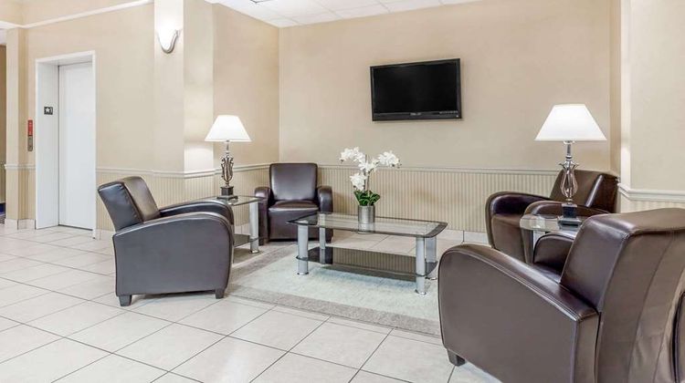 Baymont Inn & Suites Cartersville Lobby
