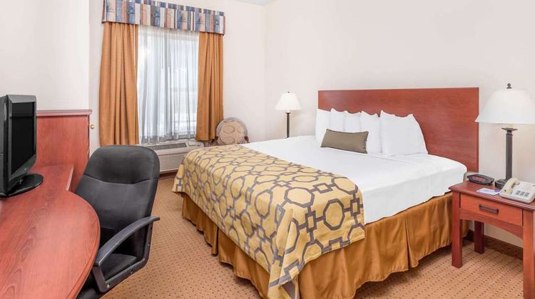 Baymont Inn & Suites Cartersville Room