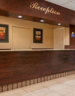Days Inn & Conference Centre Renfrew