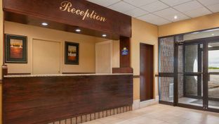 Days Inn & Conference Centre Renfrew