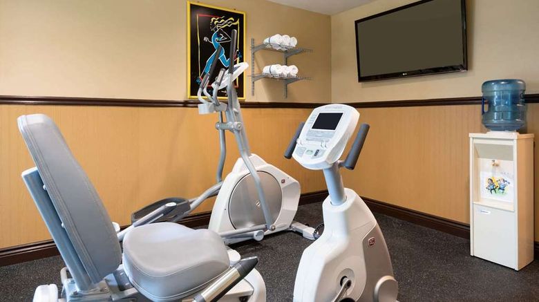 <b>Days Inn & Conference Centre Renfrew Health</b>. Images powered by <a href="https://iceportal.shijigroup.com/" title="IcePortal" target="_blank">IcePortal</a>.
