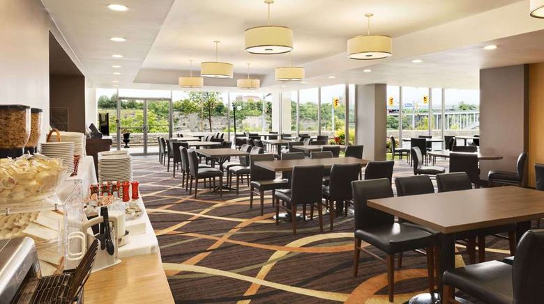 <b>Travelodge Hotel Niagara Falls Fallsview Restaurant</b>. Images powered by <a href="https://iceportal.shijigroup.com/" title="IcePortal" target="_blank">IcePortal</a>.