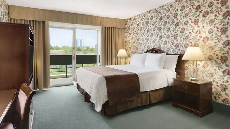 Travelodge Hotel Niagara Falls Fallsview Room