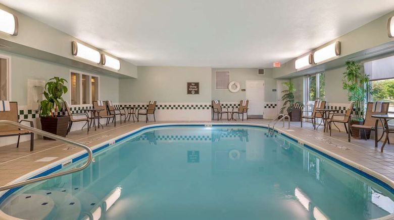 <b>Best Western Hilliard Inn & Suites Pool</b>. Images powered by <a href="https://iceportal.shijigroup.com/" title="IcePortal" target="_blank">IcePortal</a>.