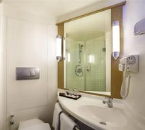 Ibis Manado City Center Blvd Hotel Room