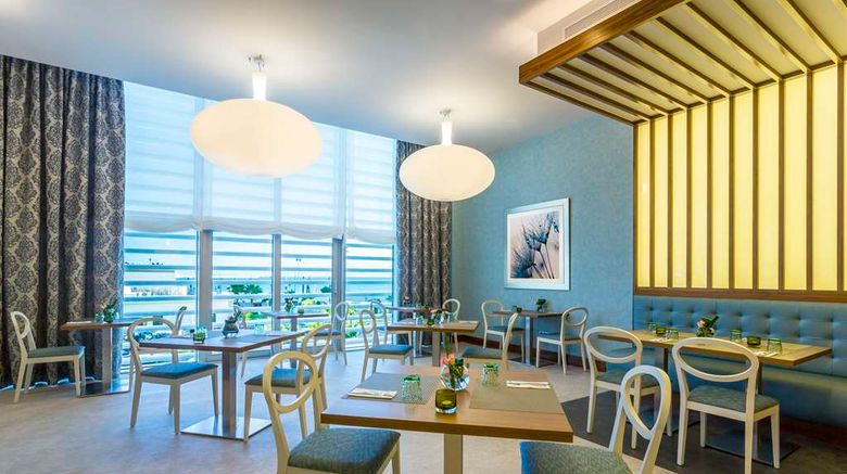 <b>Hilton Garden Inn Tanger City Center Restaurant</b>. Images powered by <a href="https://iceportal.shijigroup.com/" title="IcePortal" target="_blank">IcePortal</a>.