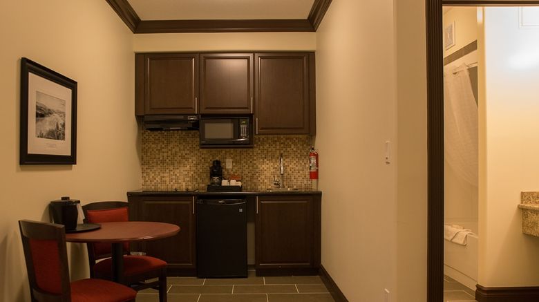 <b>Chateau Nova Peace River Suite</b>. Images powered by <a href="https://iceportal.shijigroup.com/" title="IcePortal" target="_blank">IcePortal</a>.