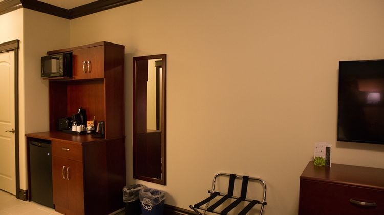 Chateau Nova Peace River Suite