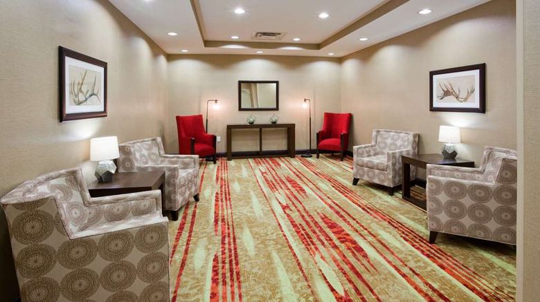 <b>Homewood Suites by Hilton Davenport Meeting</b>. Images powered by <a href="https://iceportal.shijigroup.com/" title="IcePortal" target="_blank">IcePortal</a>.