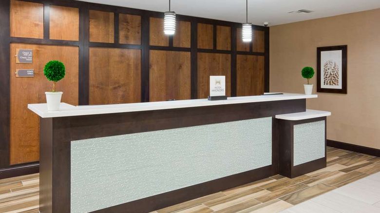 <b>Homewood Suites by Hilton Davenport Lobby</b>. Images powered by <a href="https://iceportal.shijigroup.com/" title="IcePortal" target="_blank">IcePortal</a>.