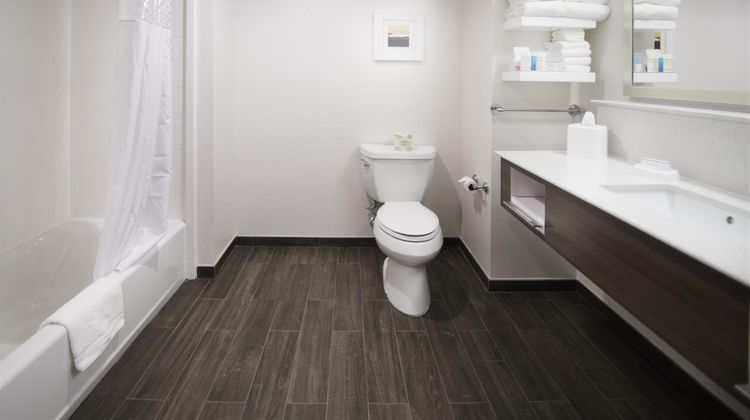 Hampton Inn & Suites La Porte Room