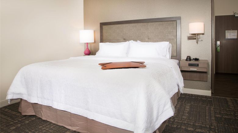 <b>Hampton Inn & Suites La Porte Room</b>. Images powered by <a href="https://iceportal.shijigroup.com/" title="IcePortal" target="_blank">IcePortal</a>.