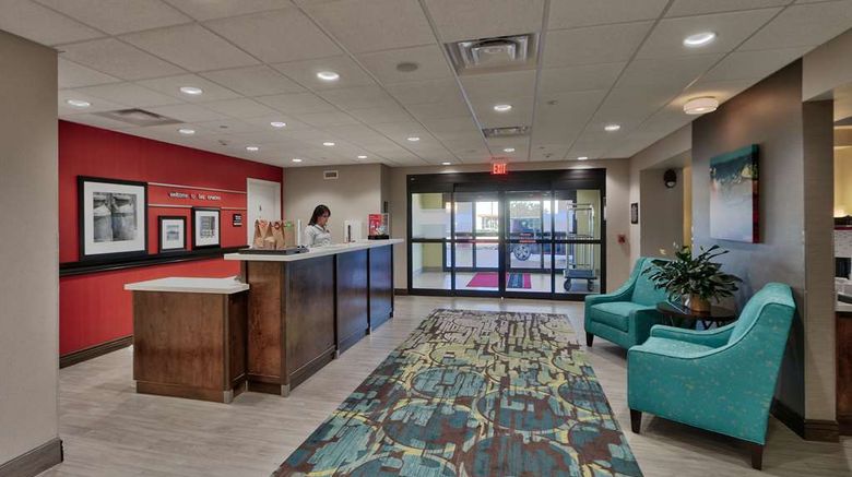 <b>Hampton Inn & Suites Las Cruces I-10 Lobby</b>. Images powered by <a href="https://iceportal.shijigroup.com/" title="IcePortal" target="_blank">IcePortal</a>.