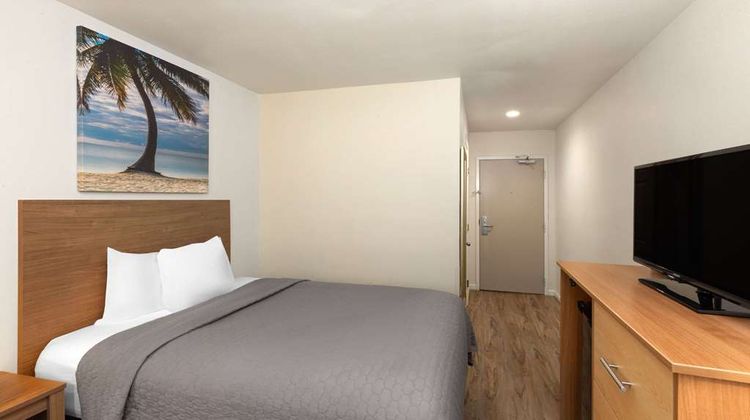 Days Inn Biloxi Beach Room