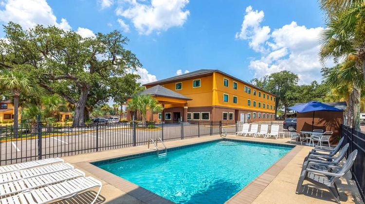 Days Inn Biloxi Beach Pool