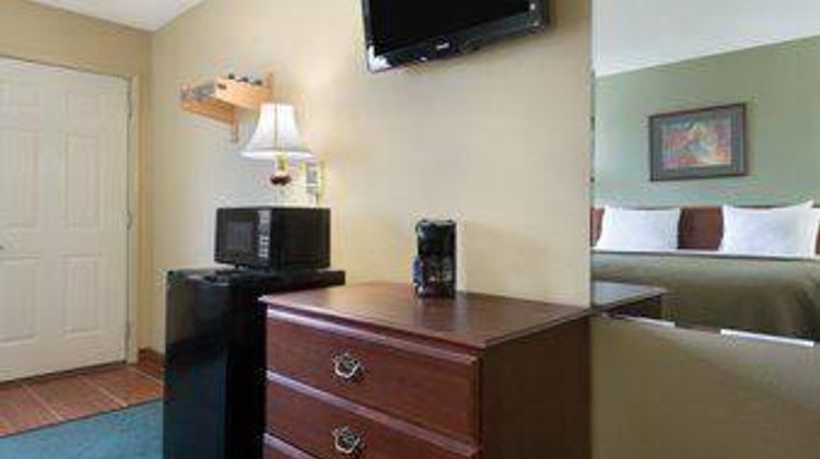Days Inn Morton Room