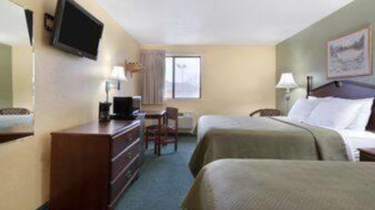 Days Inn Morton Room