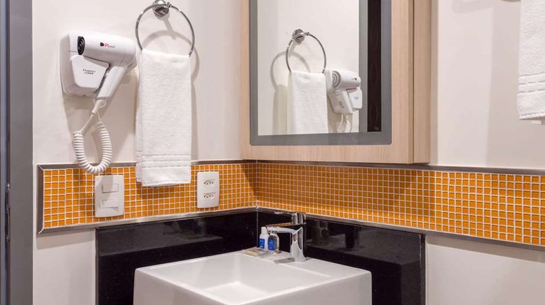 <b>Tryp by Wyndham Sao Paulo Guarulhos Arpt Room</b>. Images powered by <a href="https://iceportal.shijigroup.com/" title="IcePortal" target="_blank">IcePortal</a>.