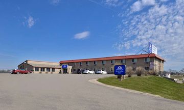 Sauk River Inn & Suites-Travelodge Hotel