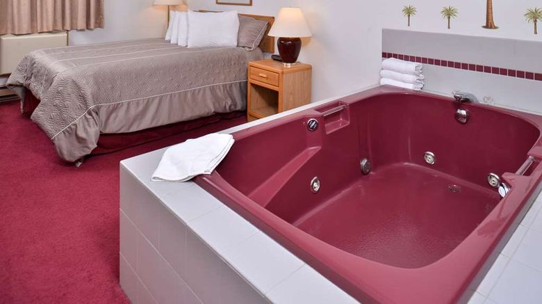 <b>Sauk River Inn & Suites-Travelodge Hotel Suite</b>. Images powered by <a href="https://iceportal.shijigroup.com/" title="IcePortal" target="_blank">IcePortal</a>.