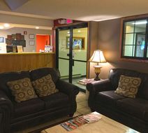 Sauk River Inn & Suites-Travelodge Hotel Lobby