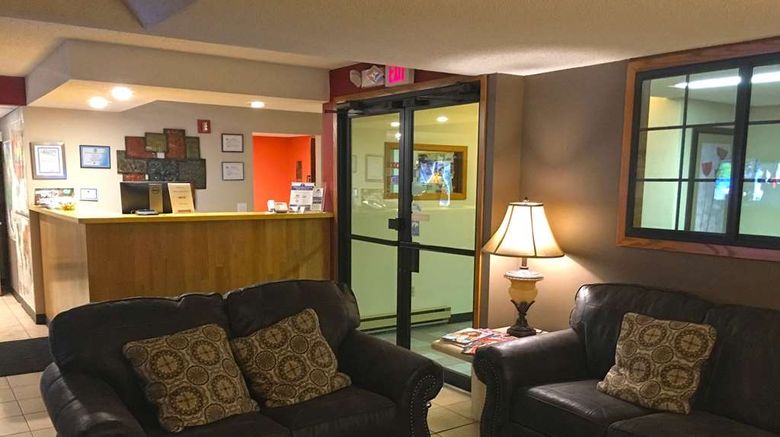 <b>Sauk River Inn & Suites-Travelodge Hotel Lobby</b>. Images powered by <a href="https://iceportal.shijigroup.com/" title="IcePortal" target="_blank">IcePortal</a>.