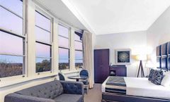 Mercure Monte Pio Hotel & Conference Ctr