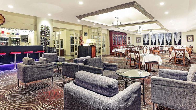 Mercure Monte Pio Hotel & Conference Ctr Restaurant