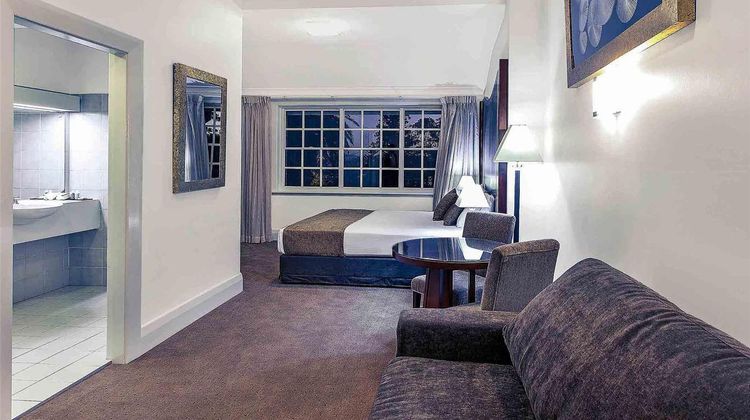 Mercure Monte Pio Hotel & Conference Ctr Room
