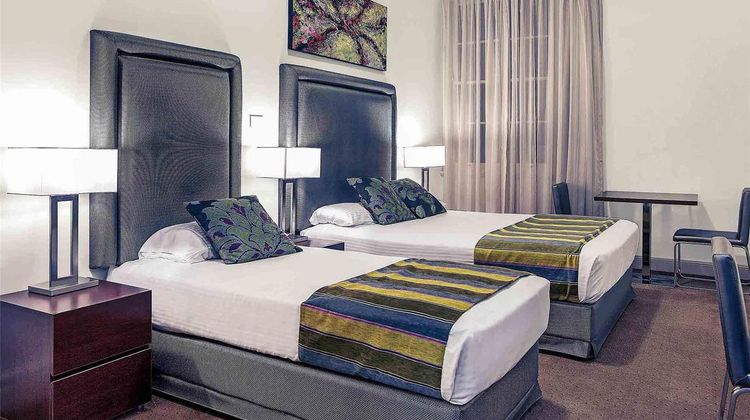 Mercure Monte Pio Hotel & Conference Ctr Room