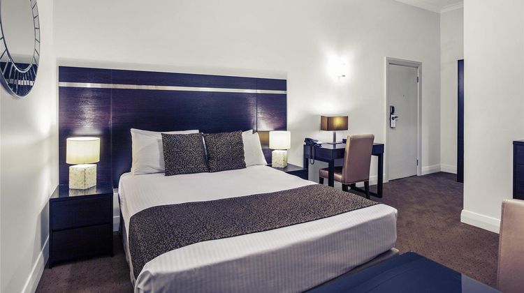 Mercure Monte Pio Hotel & Conference Ctr Room