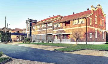 Mercure Monte Pio Hotel & Conference Ctr