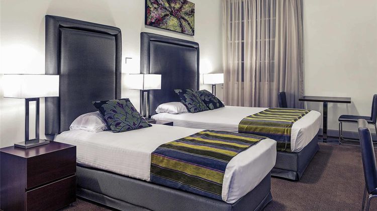 Mercure Monte Pio Hotel & Conference Ctr Room