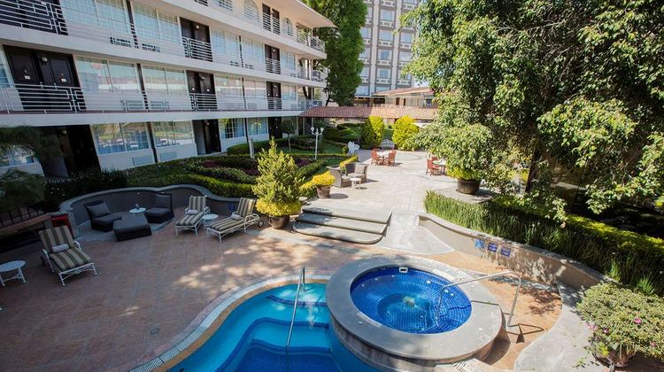 Krystal Satelite Maria Barbara Pool