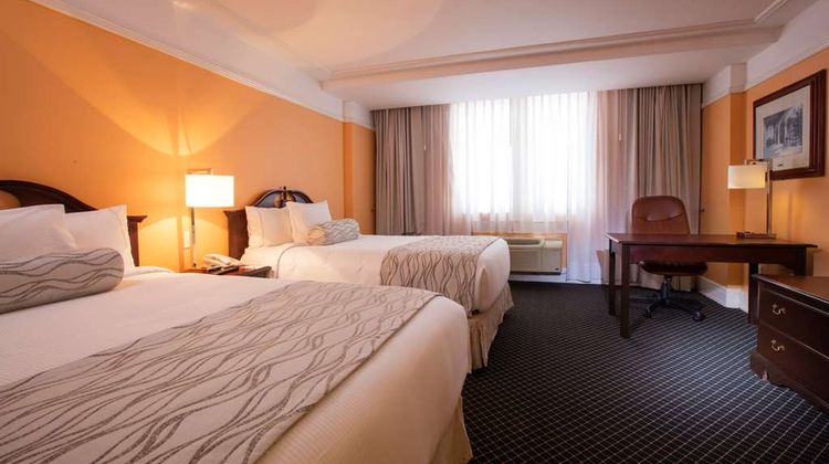 Krystal Satelite Maria Barbara Room