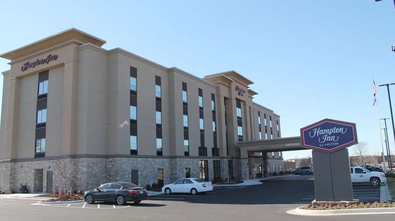 <b>Hampton Inn Cape Girardeau I-55 East Exterior</b>. Images powered by <a href="https://iceportal.shijigroup.com/" title="IcePortal" target="_blank">IcePortal</a>.