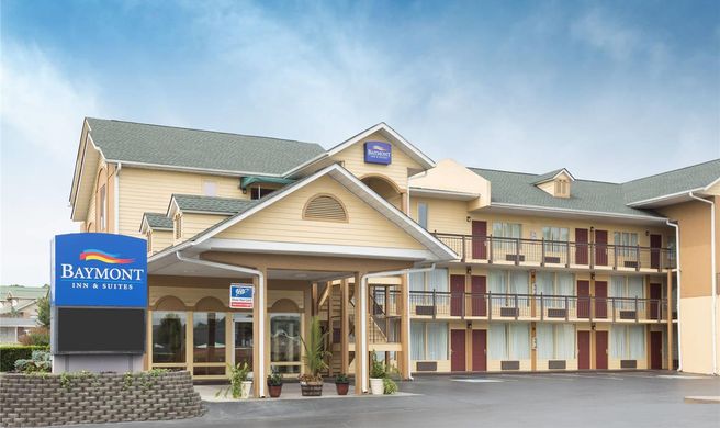 Baymont Inn & Suites Pigeon Forge Exterior