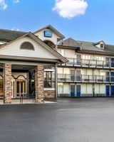 Baymont Inn & Suites Pigeon Forge