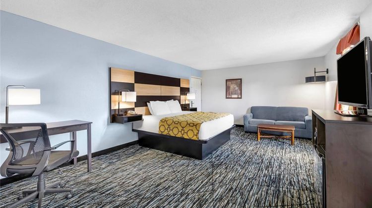 Baymont Inn & Suites Pigeon Forge Room