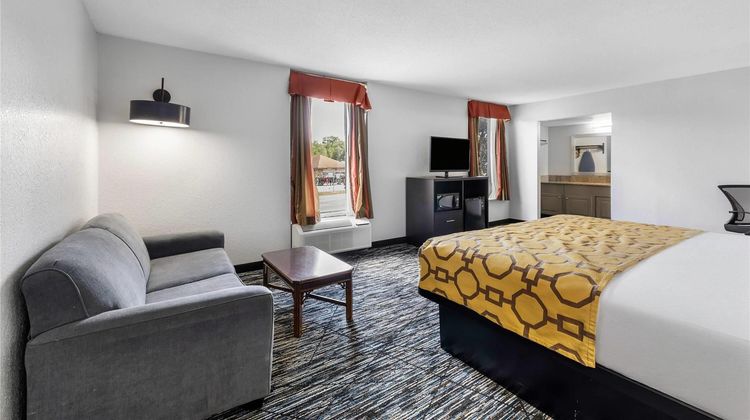 Baymont Inn & Suites Pigeon Forge Room