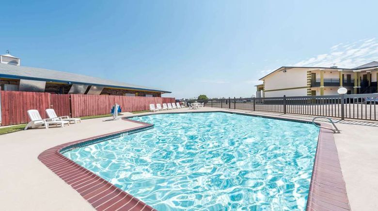 <b>Knights Inn Greenville Pool</b>. Images powered by <a href="https://iceportal.shijigroup.com/" title="IcePortal" target="_blank">IcePortal</a>.