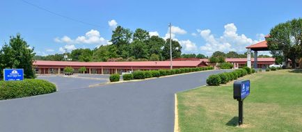 Americas Best Value Inn Exterior