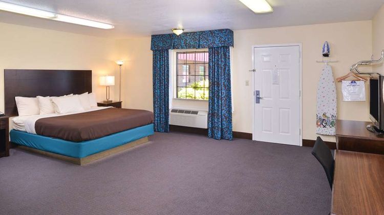 Americas Best Value Inn Suite