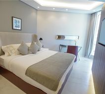 Golden Tulip Achrafieh Room