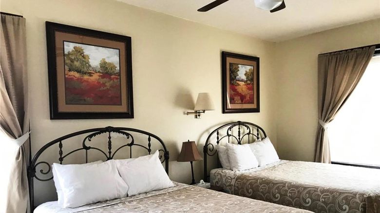 <b>Riverside Hot Springs Inn & Spa Room</b>. Images powered by <a href="https://iceportal.shijigroup.com/" title="IcePortal" target="_blank">IcePortal</a>.