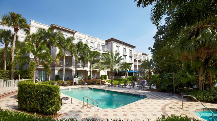 Trianon Bonita Bay Pool